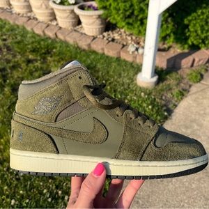 Air Jordan 1 Mid Olive Canvas/Black-Light Bone-Cone Mens 8.5 Used